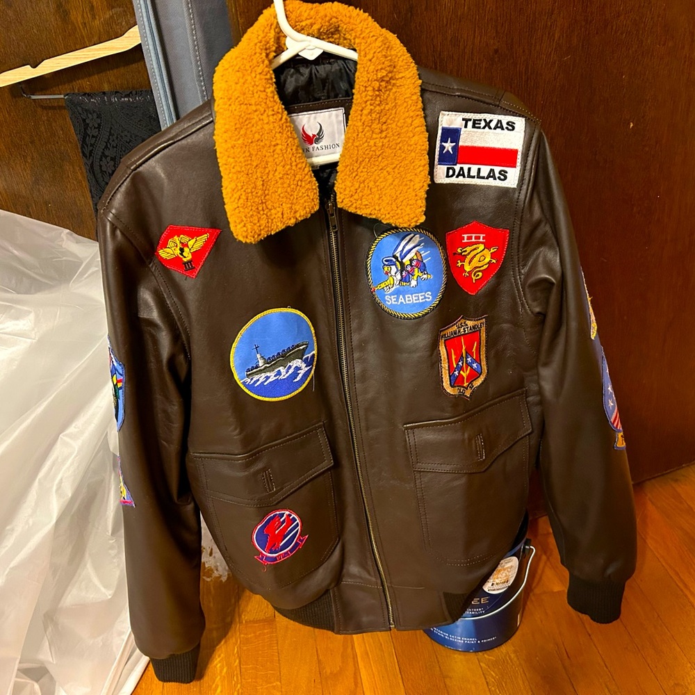 Never Worn Men's Large Top Pilot Jacket Fur Collar Bomber Tom Halloween Costume